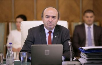 Tudorel Toader, considerat un "ministru de nota 4"