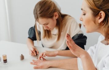 Freza profesională pentru unghii pentru o manichiură rapidă, precisă și eficientă