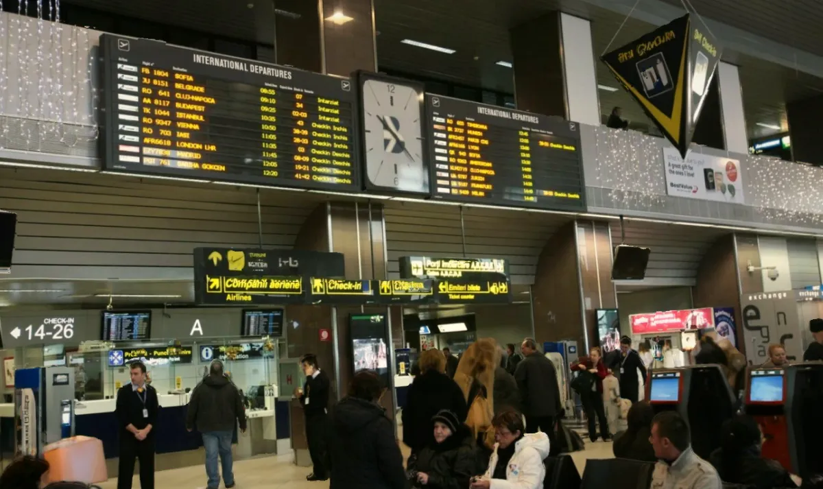 Incendiu la aeroport: femeie suspectată, sume de 700.000 de euro dispărute