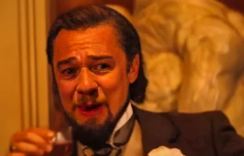 Leonardo DiCaprio fără tricou, glume și critici pe rețelele sociale