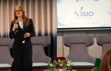 O elevă de 16 ani organizează conferința VISIO cu 230 de tineri și antreprenori